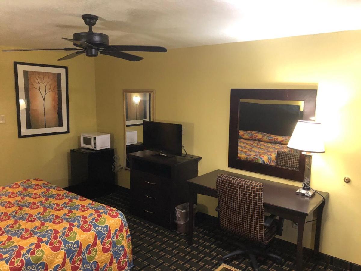 Motel Kings *